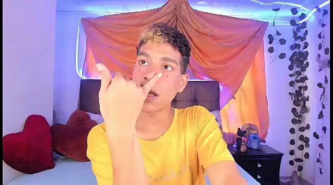 Ethan Boyy online show from March 14, 2025, 8:06 pm