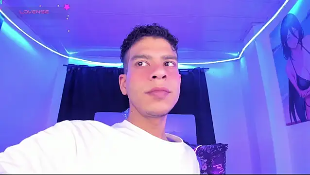 Snapshot of Ethan_Boyy chatting on May 30, 2026, 5:51 pm Ethan Boyy online show from May 30, 2026, 5:51 pm