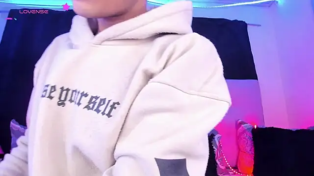 Ethan Boyy online show from March 10, 2026, 9:19 pm