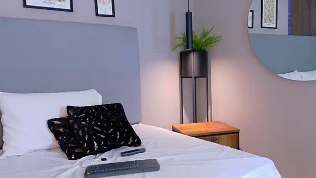 IsabellaPorcella online show from November 8, 2025, 4:16 am