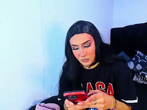 Georgina Giio online show from November 5, 2025, 2:25 am