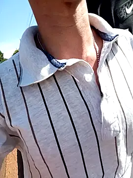 Frdrereeee online show from November 7, 2025, 6:45 pm