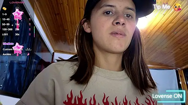 SexLaura  online show from January 28, 2025, 11:17 pm