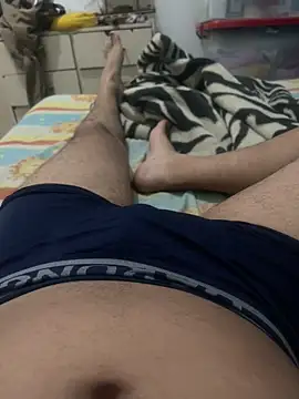 alejo5288 online show from April 21, 2026, 2:03 am