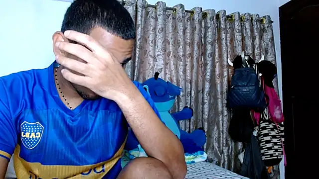 sweethoneytsx online show from November 27, 2025, 9:59 pm