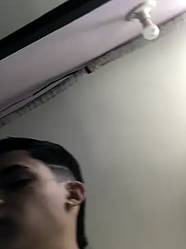 Latinos 2001 online show from November 6, 2025, 1:48 pm