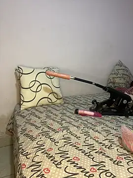 Malia B online show from February 9, 2025, 5:33 pm