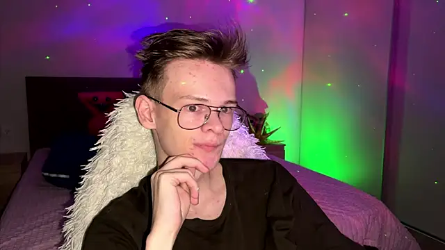 Snapshot of Wild_boar1 chatting on March 7, 2025, 2:15 am Wild boar1 online show from March 7, 2025, 2:15 am