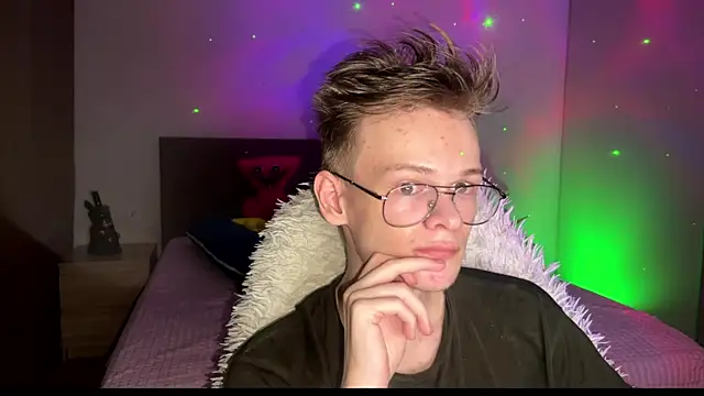 Snapshot of Wild_boar1 chatting on March 7, 2025, 8:44 pm Wild boar1 online show from March 7, 2025, 8:44 pm