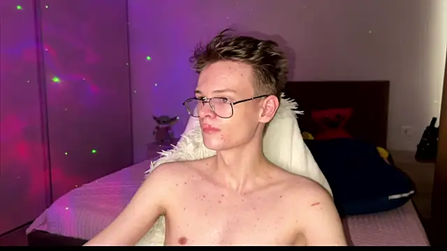 Snapshot of Wild_boar1 chatting on March 19, 2025, 12:12 pm Wild boar1 online show from March 19, 2025, 12:12 pm