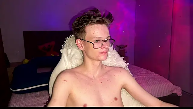 Snapshot of Wild_boar1 chatting on March 21, 2025, 8:18 pm Wild boar1 online show from March 21, 2025, 8:18 pm