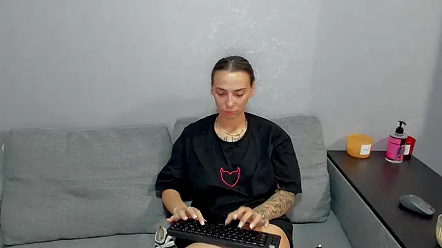 annabishop online show from September 25, 2025, 12:27 am