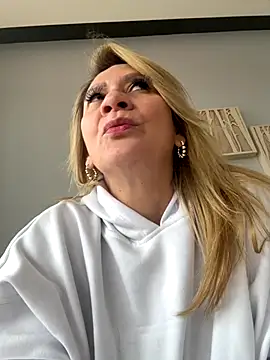 AtheneaRusell online show from September 28, 2025, 5:42 pm