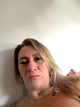 AtheneaRusell online show from November 16, 2025, 5:06 pm