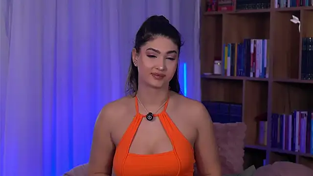 SarahPeach8 online show from April 4, 2026, 10:00 am