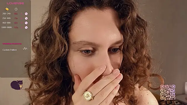 Leya Curly online show from September 14, 2025, 1:33 pm