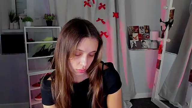 Snapshot of Sahara_Shields chatting on September 9, 2025, 10:14 am Sahara Shields online show from September 9, 2025, 10:14 am