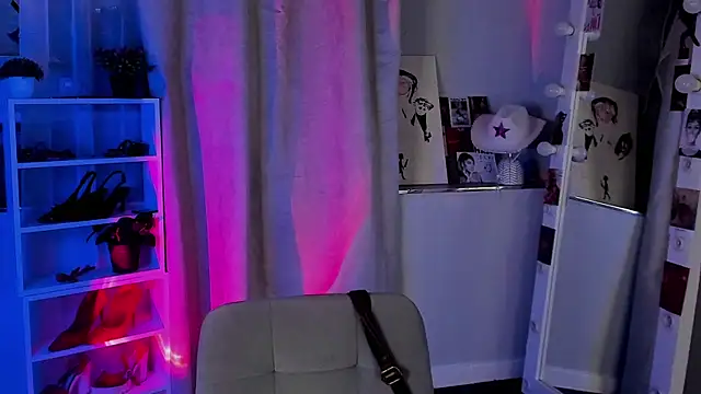 Snapshot of Sahara_Shields chatting on November 15, 2025, 10:19 am Sahara Shields online show from November 15, 2025, 10:19 am