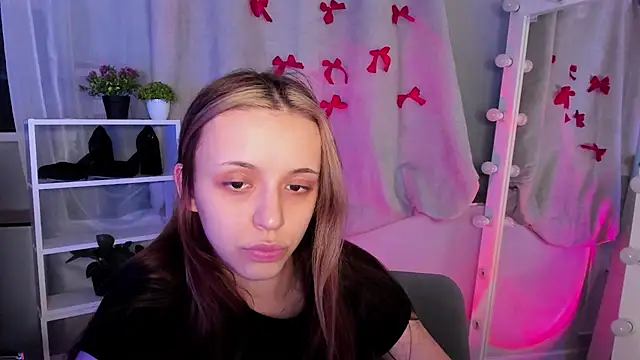 Snapshot of Sahara_Shields chatting on March 15, 2025, 9:19 am Sahara Shields online show from March 15, 2025, 9:19 am