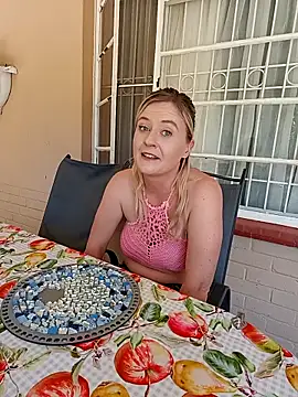 Vintasia online show from October 7, 2025, 11:22 am