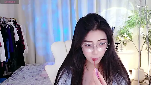 miaomiao-777 online show from September 13, 2025, 2:17 pm