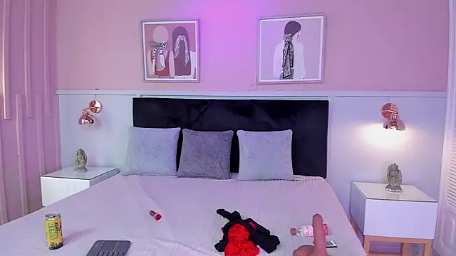 janna lopez  online show from September 27, 2025, 3:34 am