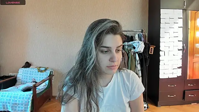 Roselina  online show from May 20, 2026, 8:22 am