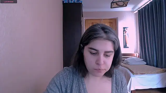  Roselina  online show from March 3, 2025, 7:13 am