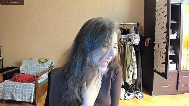  Roselina  online show from May 21, 2026, 5:32 pm