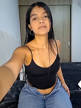 IslaBlaze online show from November 11, 2025, 6:36 pm