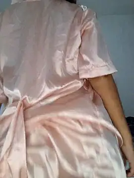 IslaBlaze online show from October 17, 2025, 12:07 pm