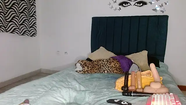 Snapshot of Keyler_True18 chatting on October 24, 2025, 1:26 am Keyler True18 online show from October 24, 2025, 1:26 am