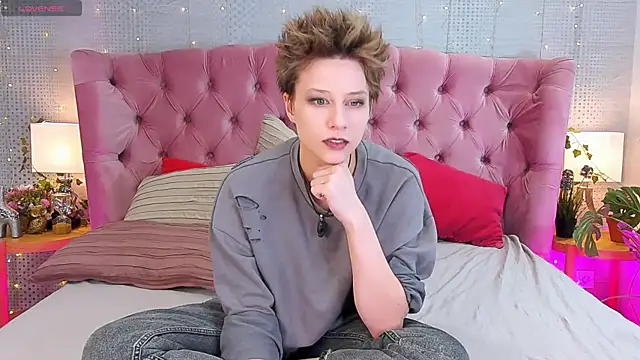 via mayer  online show from March 10, 2025, 12:18 am