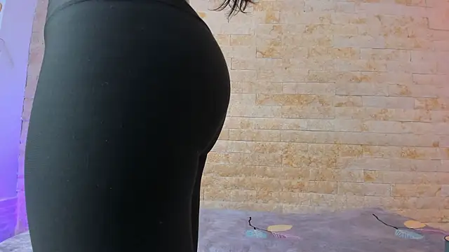 Snapshot of pocahontas_pow chatting on November 26, 2025, 11:54 am pocahontas pow online show from November 26, 2025, 11:54 am