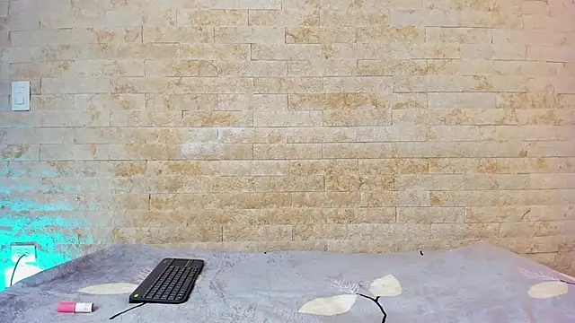 Snapshot of pocahontas_pow chatting on November 10, 2025, 12:10 pm pocahontas pow online show from November 10, 2025, 12:10 pm