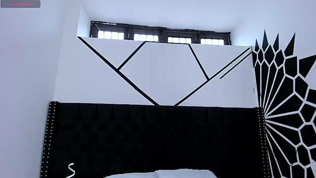 EthaanCox online show from September 17, 2025, 8:44 pm