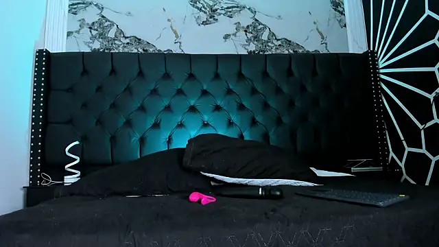 EthaanCox online show from February 2, 2026, 9:14 pm