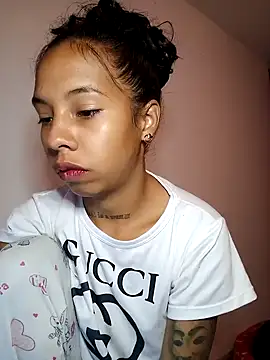 Miss sparkle00 online show from February 2, 2025, 3:32 am