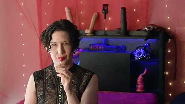Snapshot of MistressVeritasX chatting on May 29, 2026, 10:27 pm MistressVeritasX online show from May 29, 2026, 10:27 pm