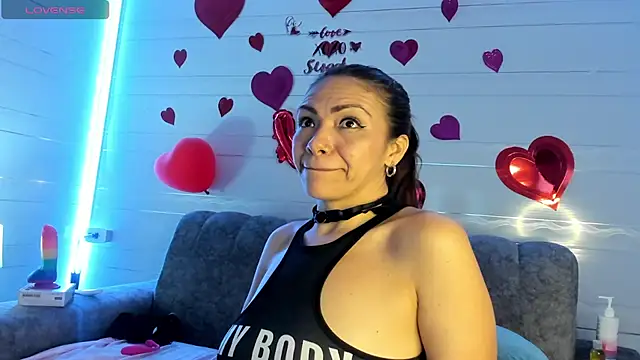 MARIAM COLINS online show from February 21, 2025, 6:18 am