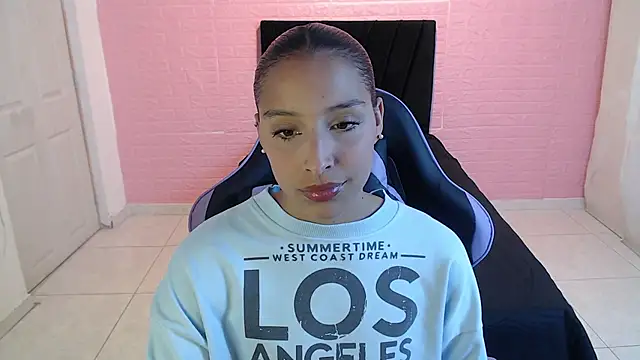 DULCE1609 online show from December 18, 2025, 8:01 pm