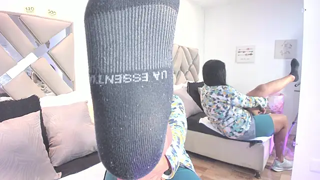 raquell moore online show from November 28, 2025, 12:27 pm