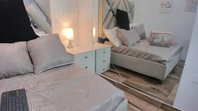 raquell moore online show from September 14, 2025, 5:35 pm