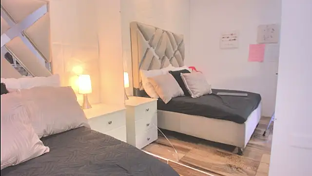 raquell moore online show from March 25, 2026, 12:15 pm