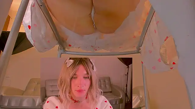 Snapshot of foxy_jpg chatting on February 10, 2025, 11:45 pm foxy jpg online show from February 10, 2025, 11:45 pm