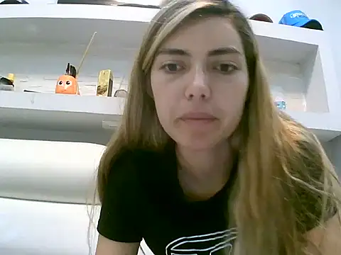 Snapshot of VittoriaTaylor chatting on May 2, 2026, 1:44 am VittoriaTaylor online show from May 2, 2026, 1:44 am