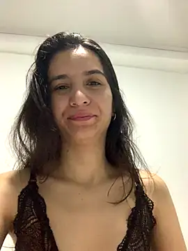 Bella still online show from October 24, 2025, 1:21 pm