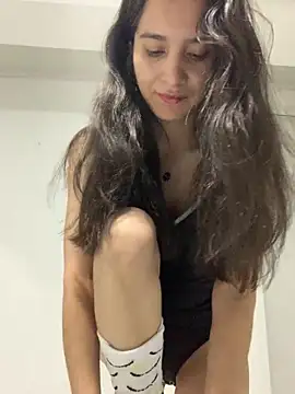 Bella still online show from October 8, 2025, 1:12 pm