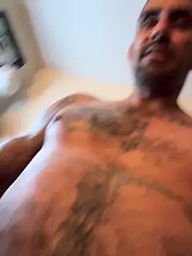 hornycouple818 online show from October 5, 2025, 12:18 pm