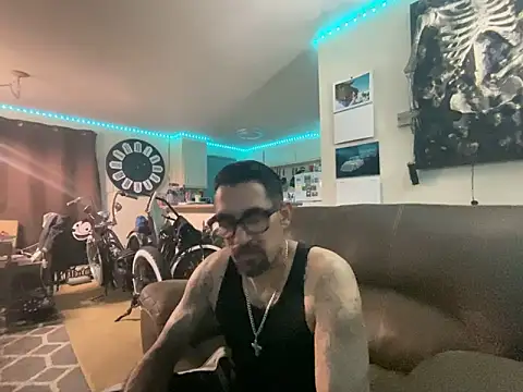 hornycouple818 online show from February 15, 2025, 8:11 am